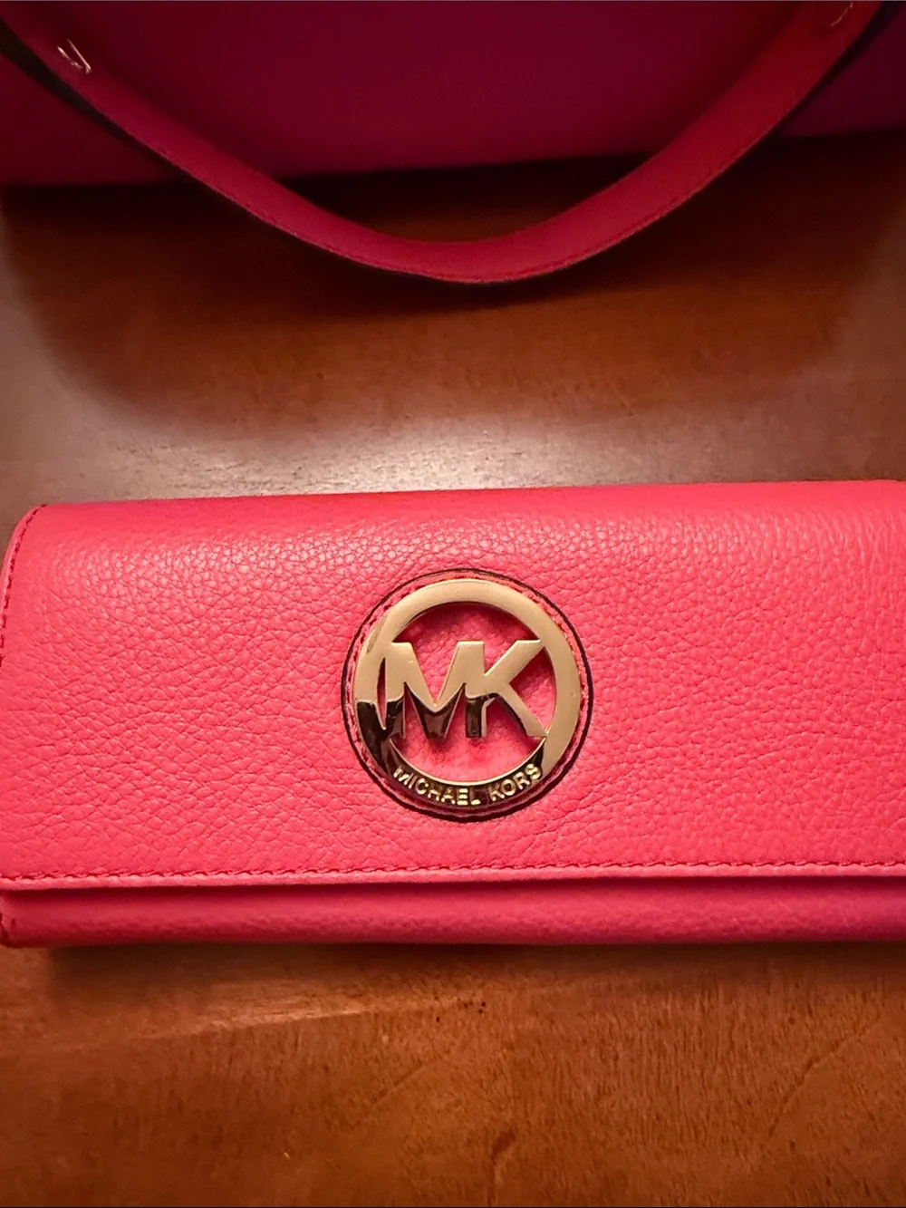 Michael Kors Jetset Tote and Matching Wallet Set